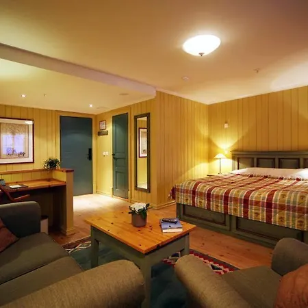 호텔 Gudbrandsgard 4*